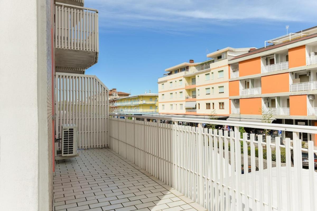 7 Posti Nel Cuore Dell'area Pedonale Con Parcheggio *